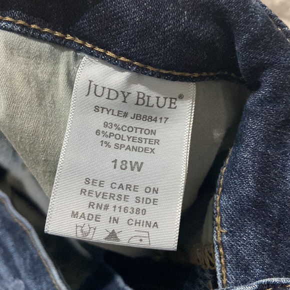 Judy Blue Tummy Control Jeans - 18W - Picture 7 of 8